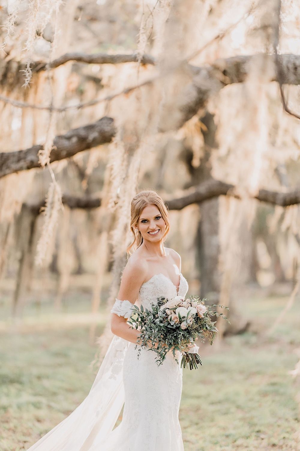Rustic barn wedding in Myakka, Sarasota, Florida by Tampa and New England Wedding Photographer