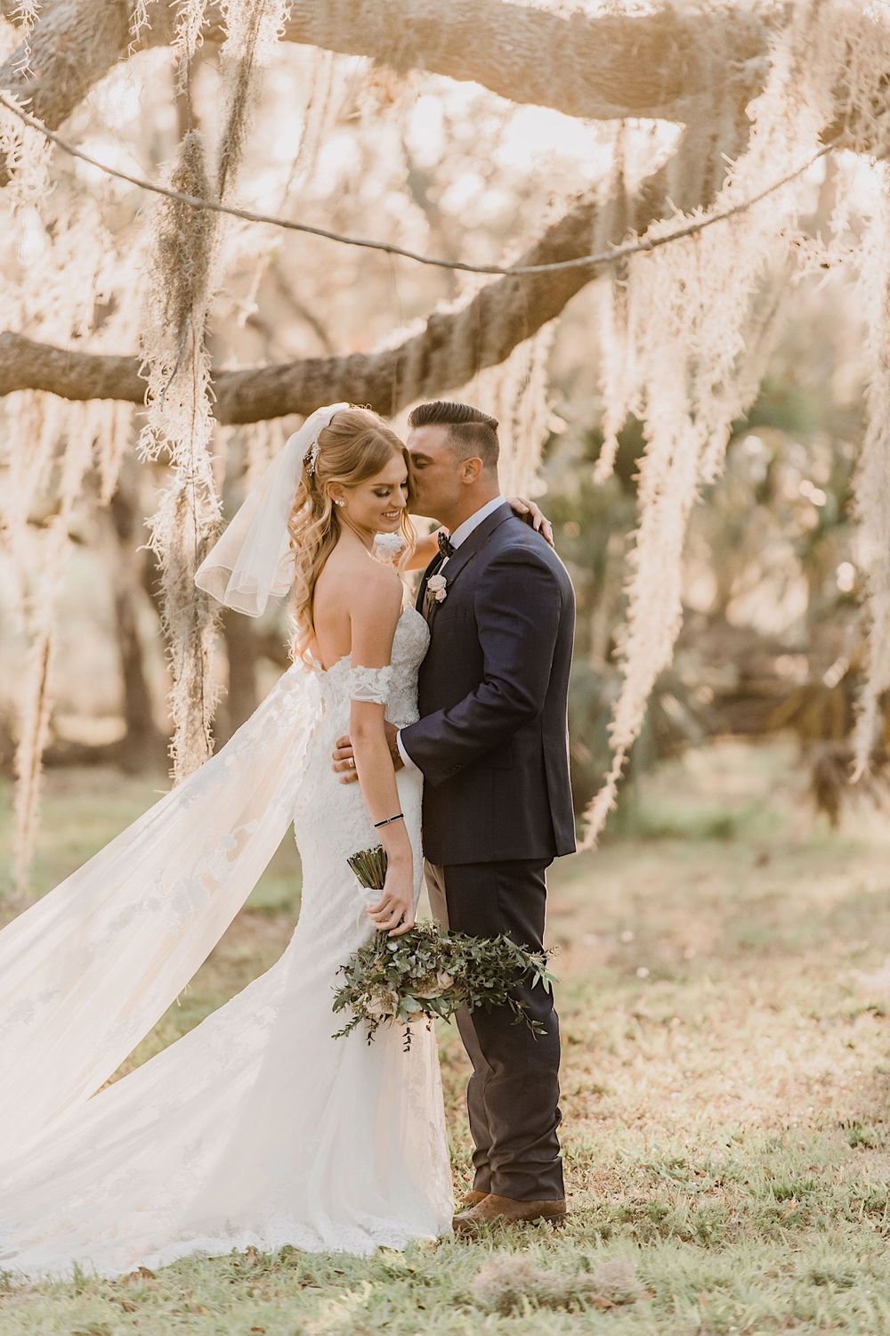 Rustic barn wedding in Myakka, Sarasota, Florida by Tampa and New England Wedding Photographer