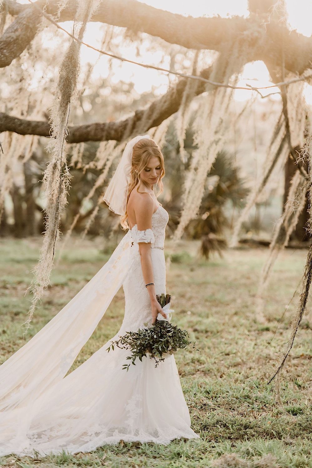 Rustic barn wedding in Myakka, Sarasota, Florida by Tampa and New England Wedding Photographer