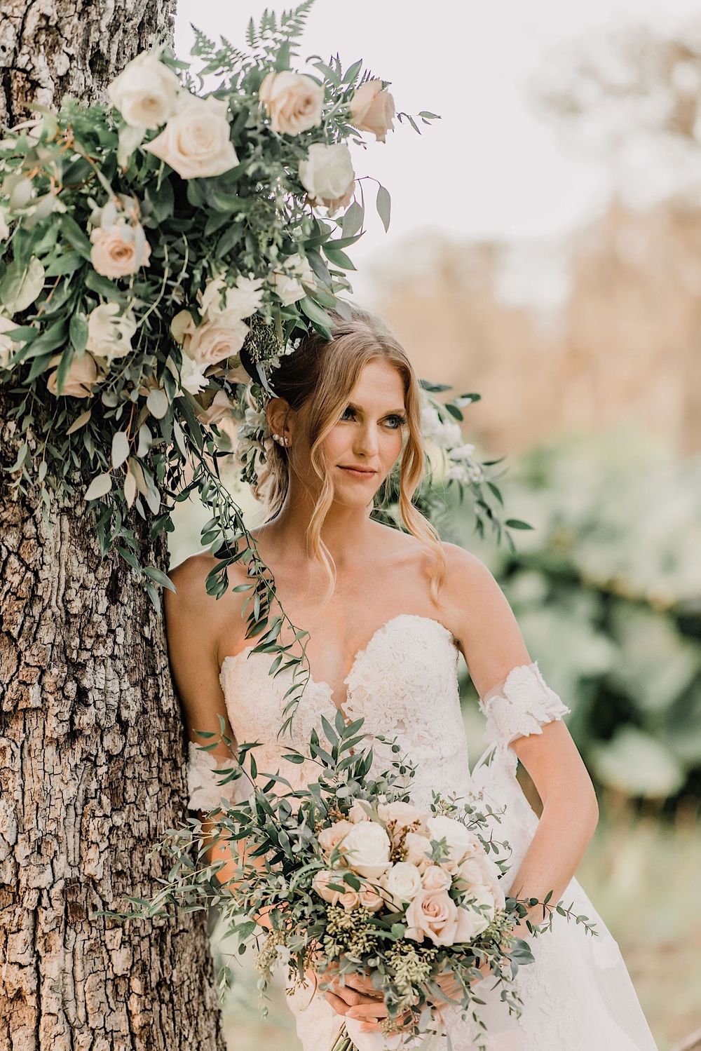 Rustic barn wedding in Myakka, Sarasota, Florida by Tampa and New England Wedding Photographer