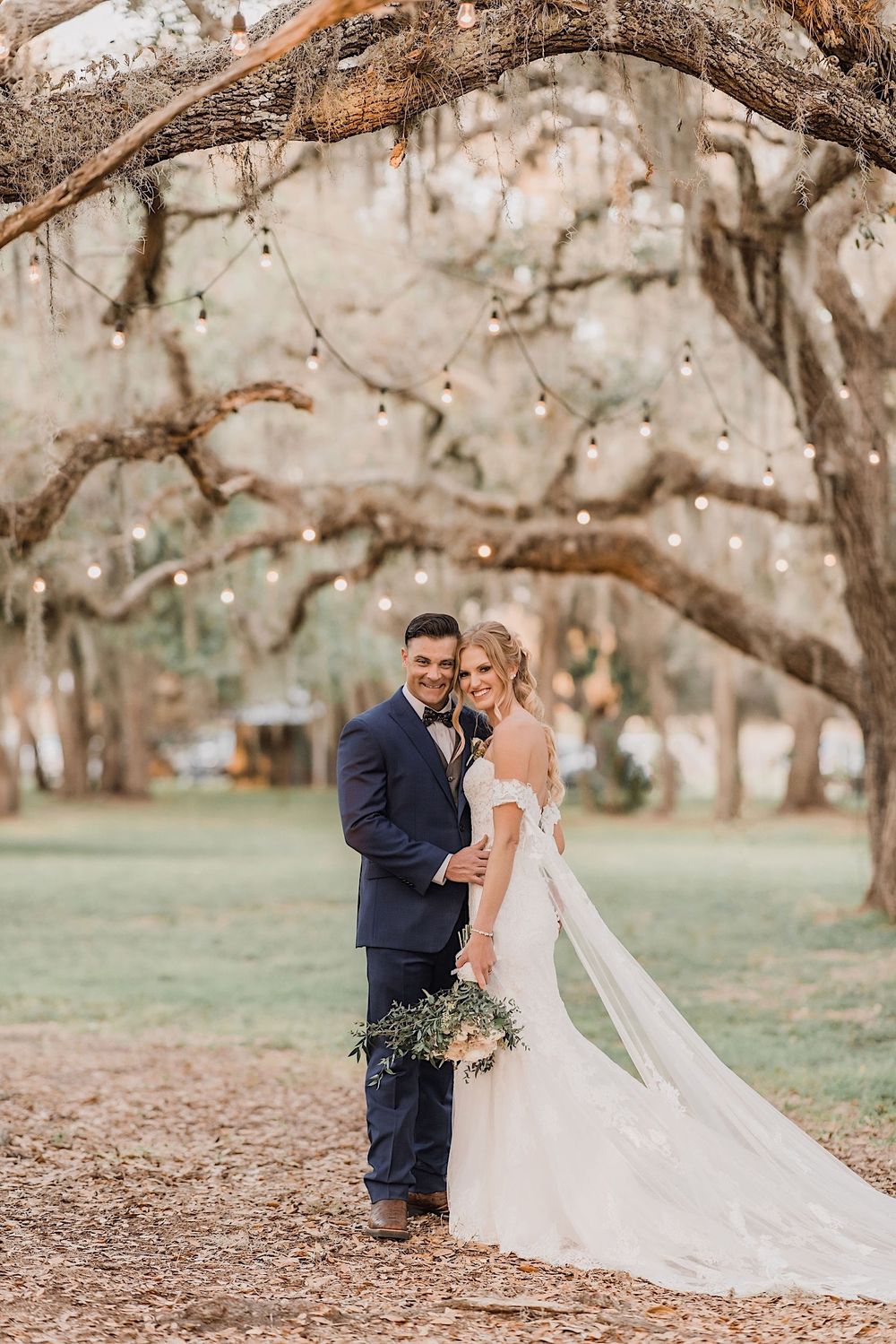 Rustic barn wedding in Myakka, Sarasota, Florida by Tampa and New England Wedding Photographer