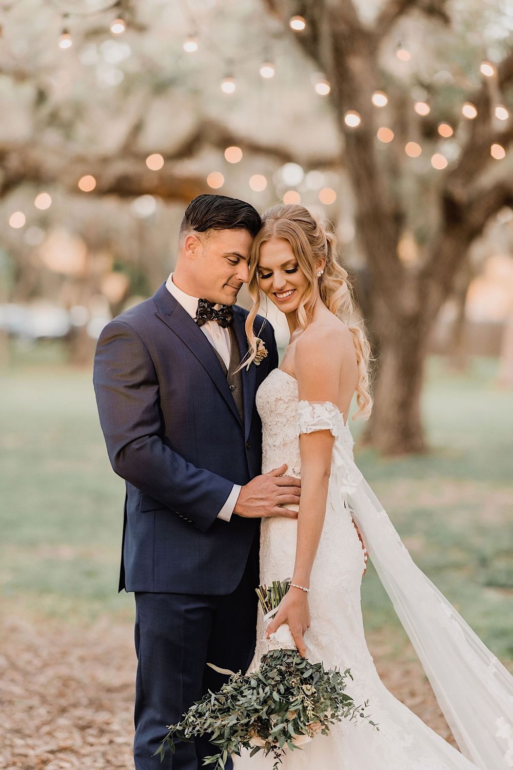 Rustic barn wedding in Myakka, Sarasota, Florida by Tampa and New England Wedding Photographer