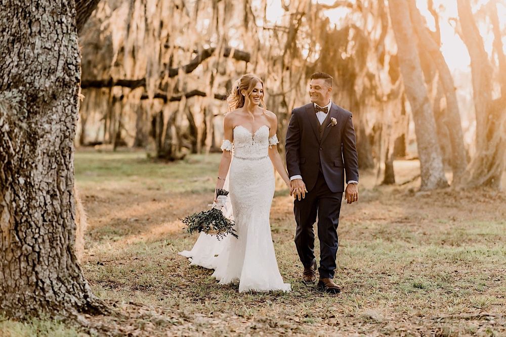 Rustic barn wedding in Myakka, Sarasota, Florida by Tampa and New England Wedding Photographer