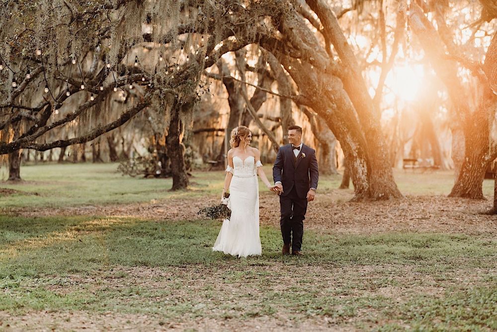 Rustic barn wedding in Myakka, Sarasota, Florida by Tampa and New England Wedding Photographer