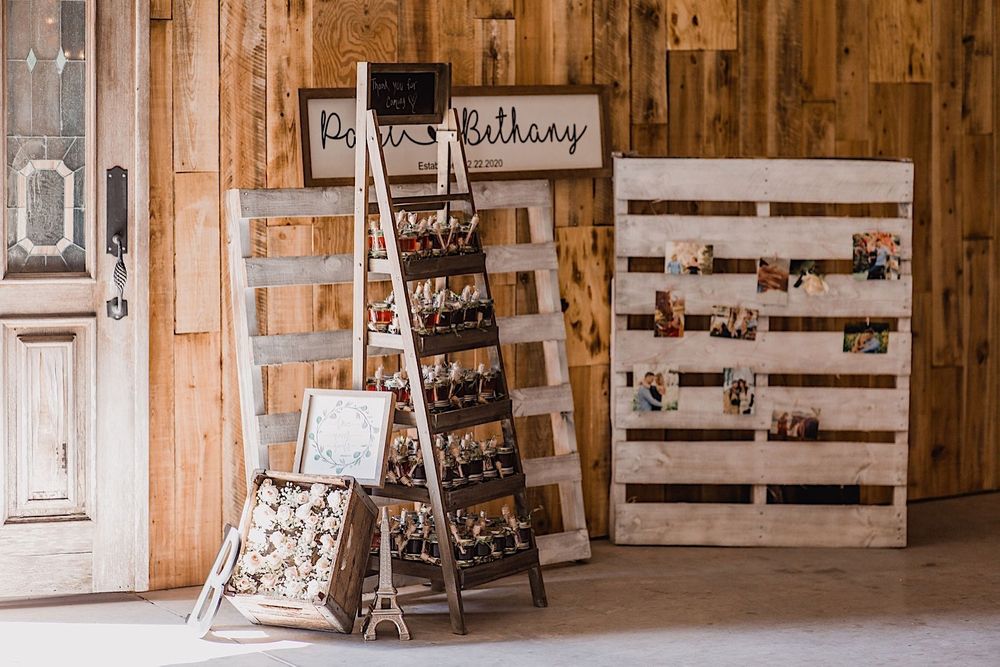 Rustic barn wedding in Myakka, Sarasota, Florida by Tampa and New England Wedding Photographer