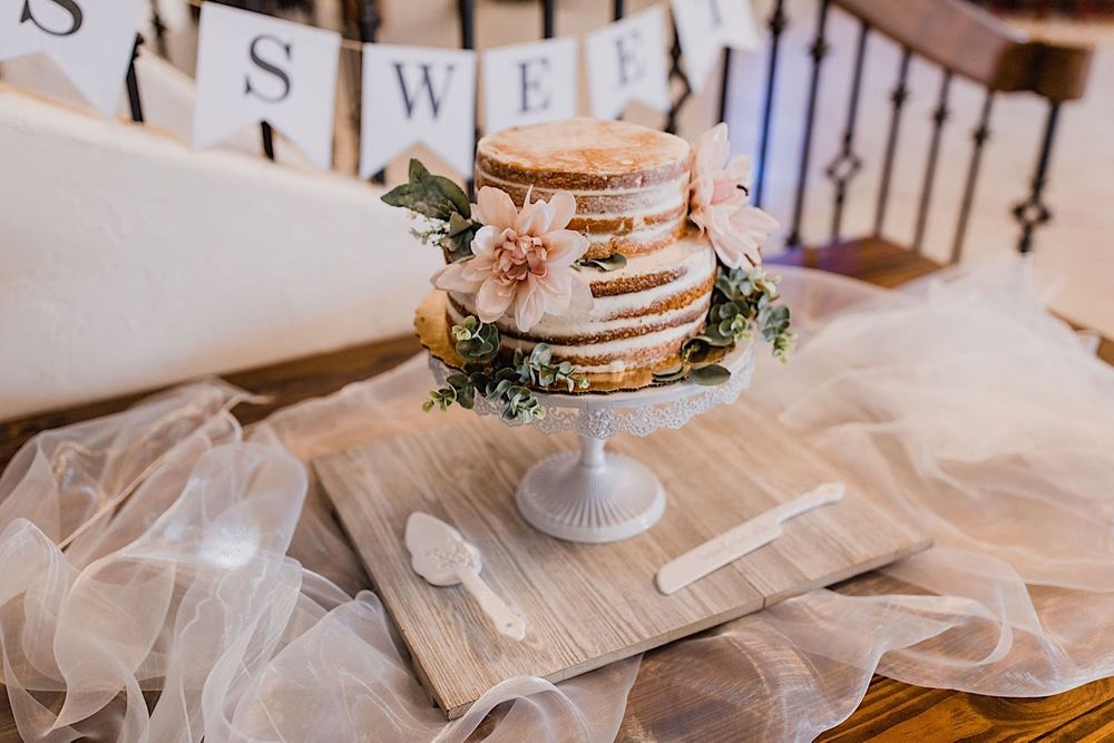 Rustic barn wedding in Myakka, Sarasota, Florida by Tampa and New England Wedding Photographer