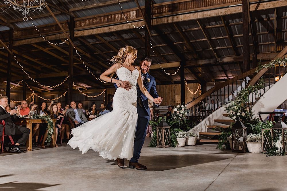 Rustic barn wedding in Myakka, Sarasota, Florida by Tampa and New England Wedding Photographer