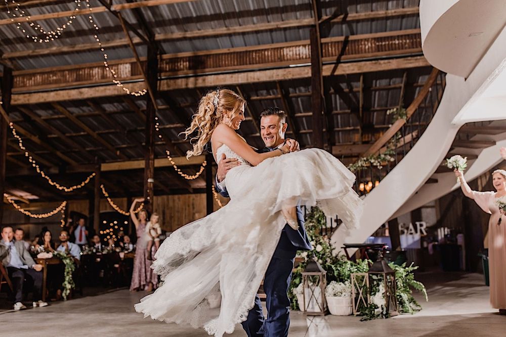 Rustic barn wedding in Myakka, Sarasota, Florida by Tampa and New England Wedding Photographer