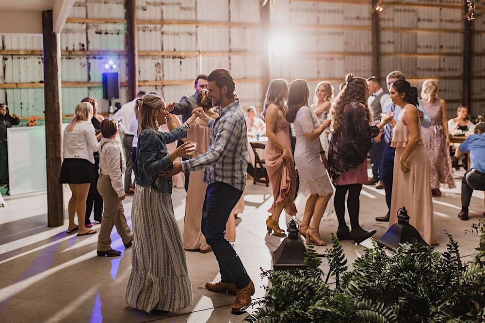 Rustic barn wedding in Myakka, Sarasota, Florida by Tampa and New England Wedding Photographer