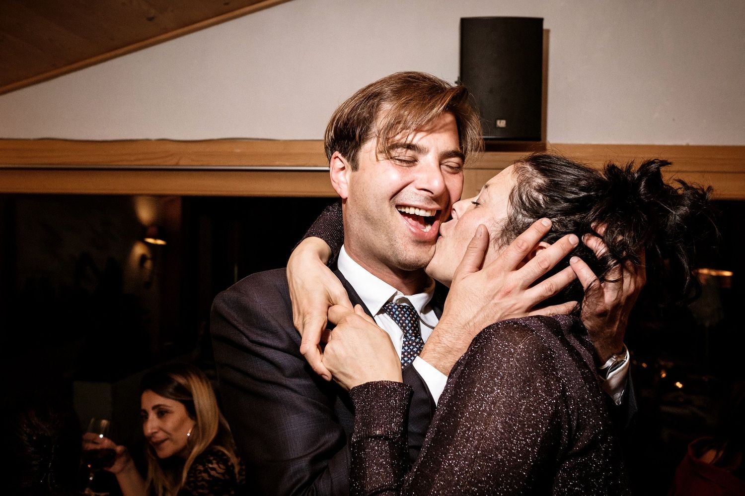 TLOOK photographe de mariage de style documentaire, Wasserngrat à Gstaad soirée portraits