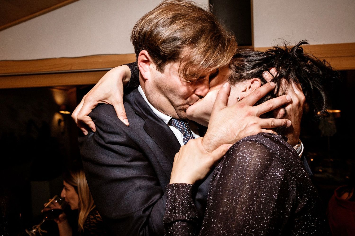 TLOOK photographe de mariage de style documentaire, Wasserngrat à Gstaad soirée portraits