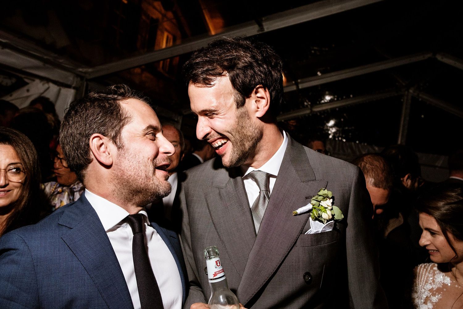 TLOOK photographe de mariage de style documentaire, Wasserngrat à Gstaad soirée portraits