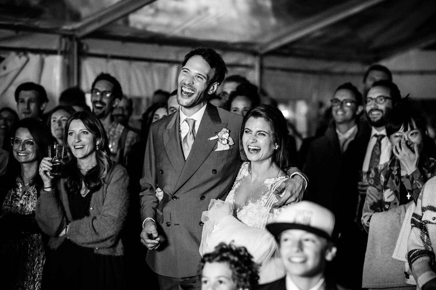 TLOOK photographe de mariage de style documentaire, Wasserngrat à Gstaad soirée diaporama