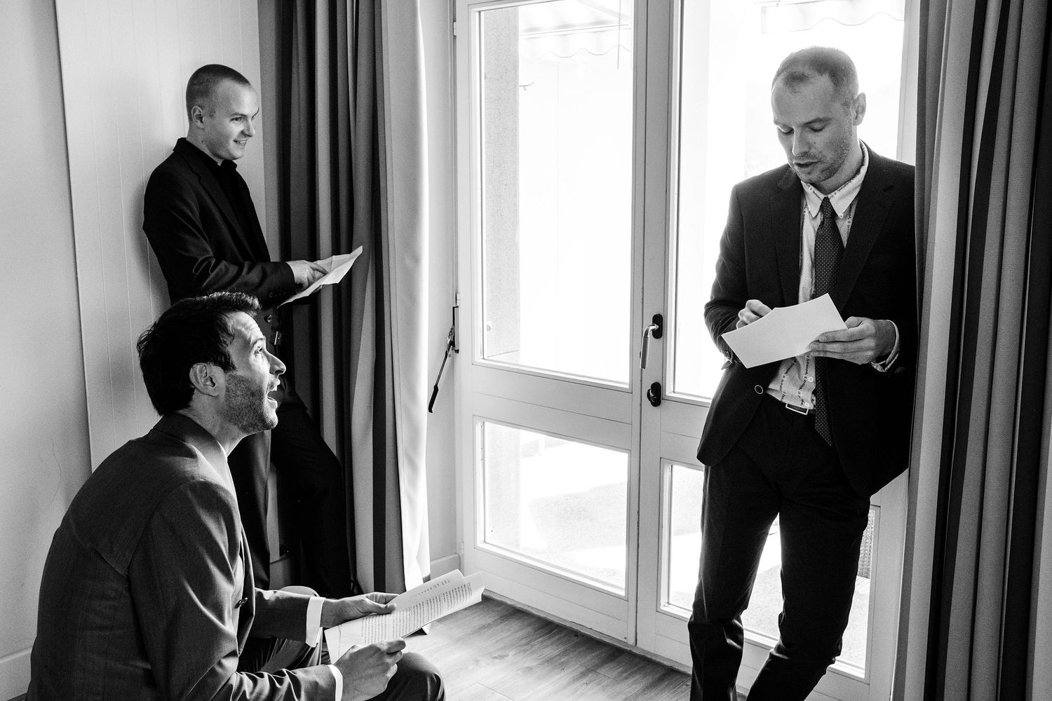TLOOK photographe de mariage de style documentaire, préparatifs du marié