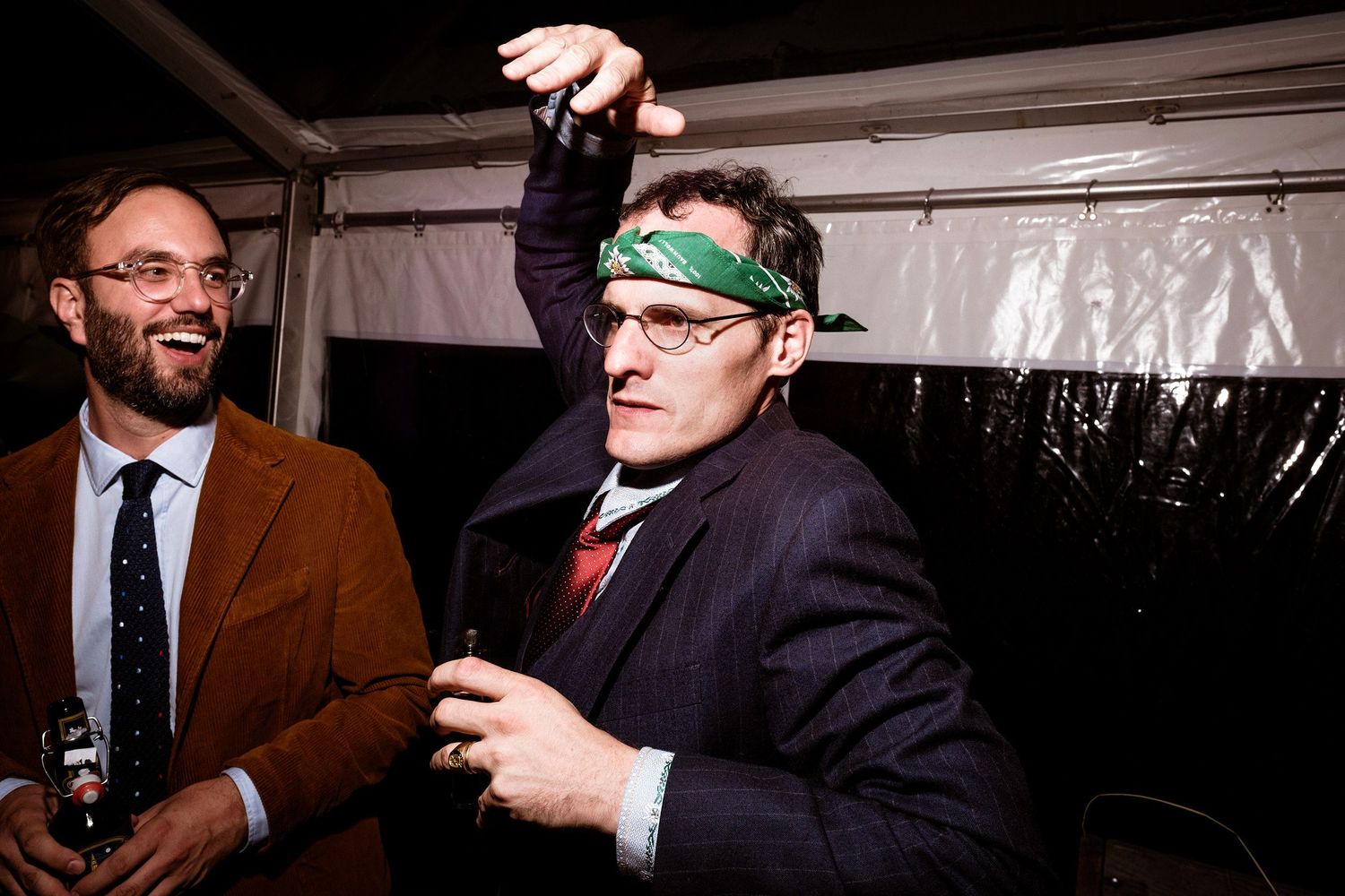 TLOOK photographe de mariage de style documentaire, Wasserngrat à Gstaad ambiance dance floor