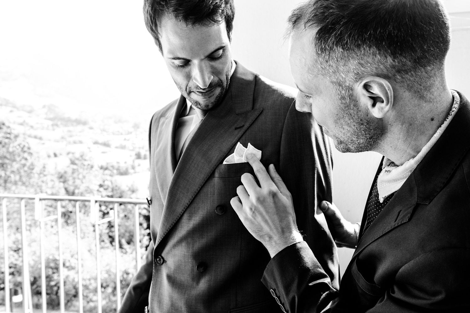 TLOOK photographe de mariage de style documentaire, préparatifs du marié