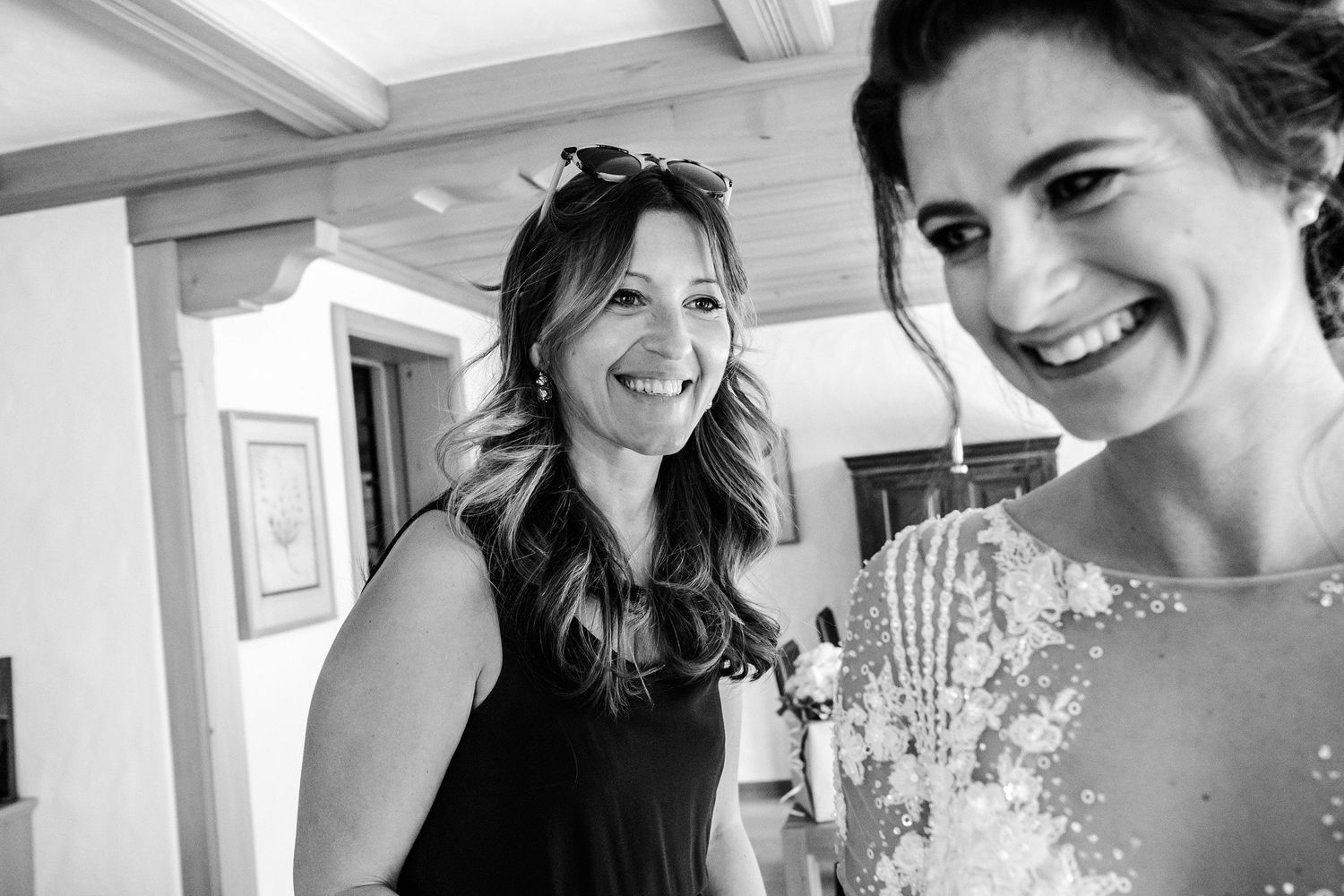 TLOOK photographe de mariage de style documentaire, préparatifs de la mariée