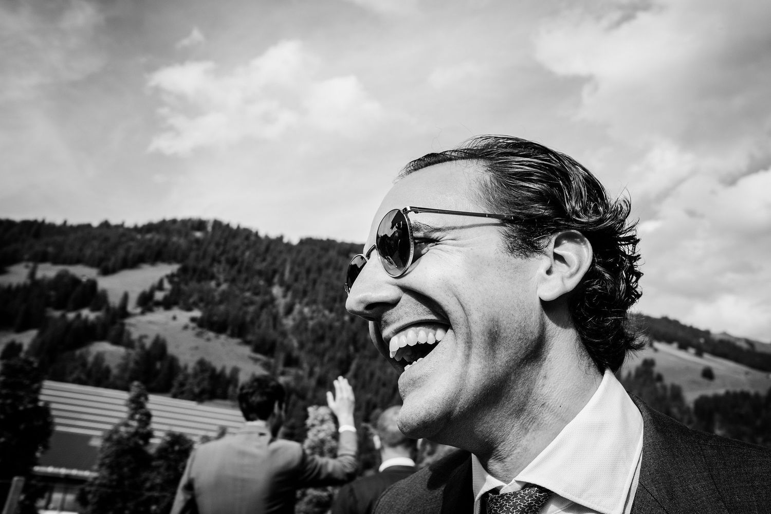 TLOOK photographe de mariage de style documentaire, Wasserngrat à Gstaad