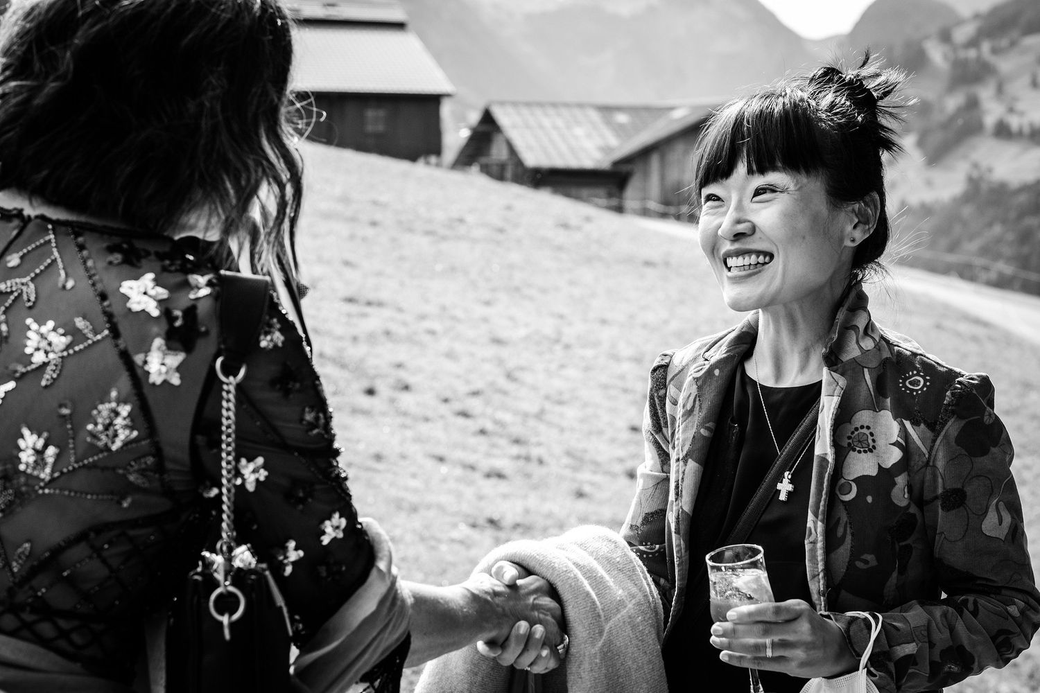TLOOK photographe de mariage de style documentaire, Wasserngrat à Gstaad