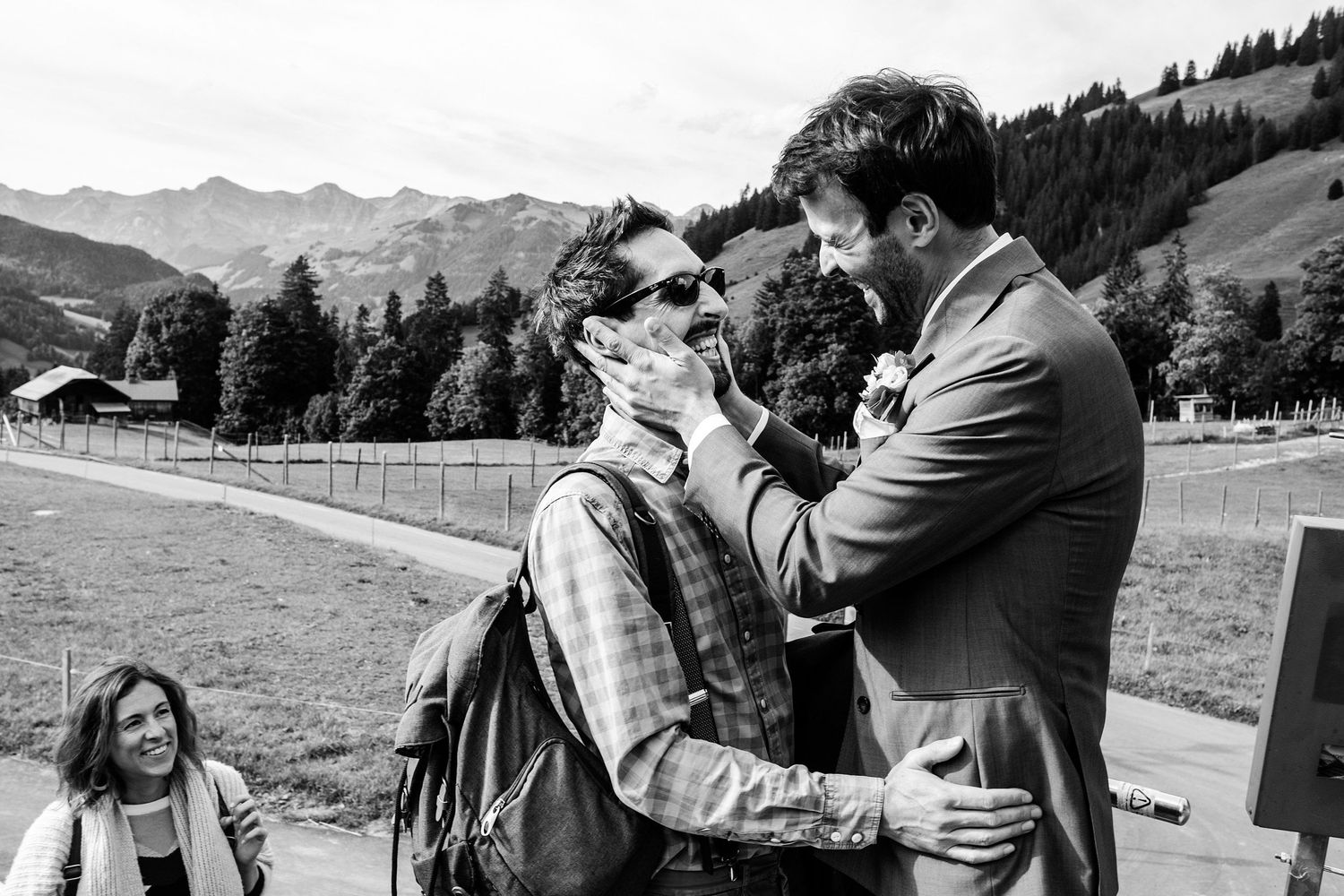 TLOOK photographe de mariage de style documentaire, Wasserngrat à Gstaad