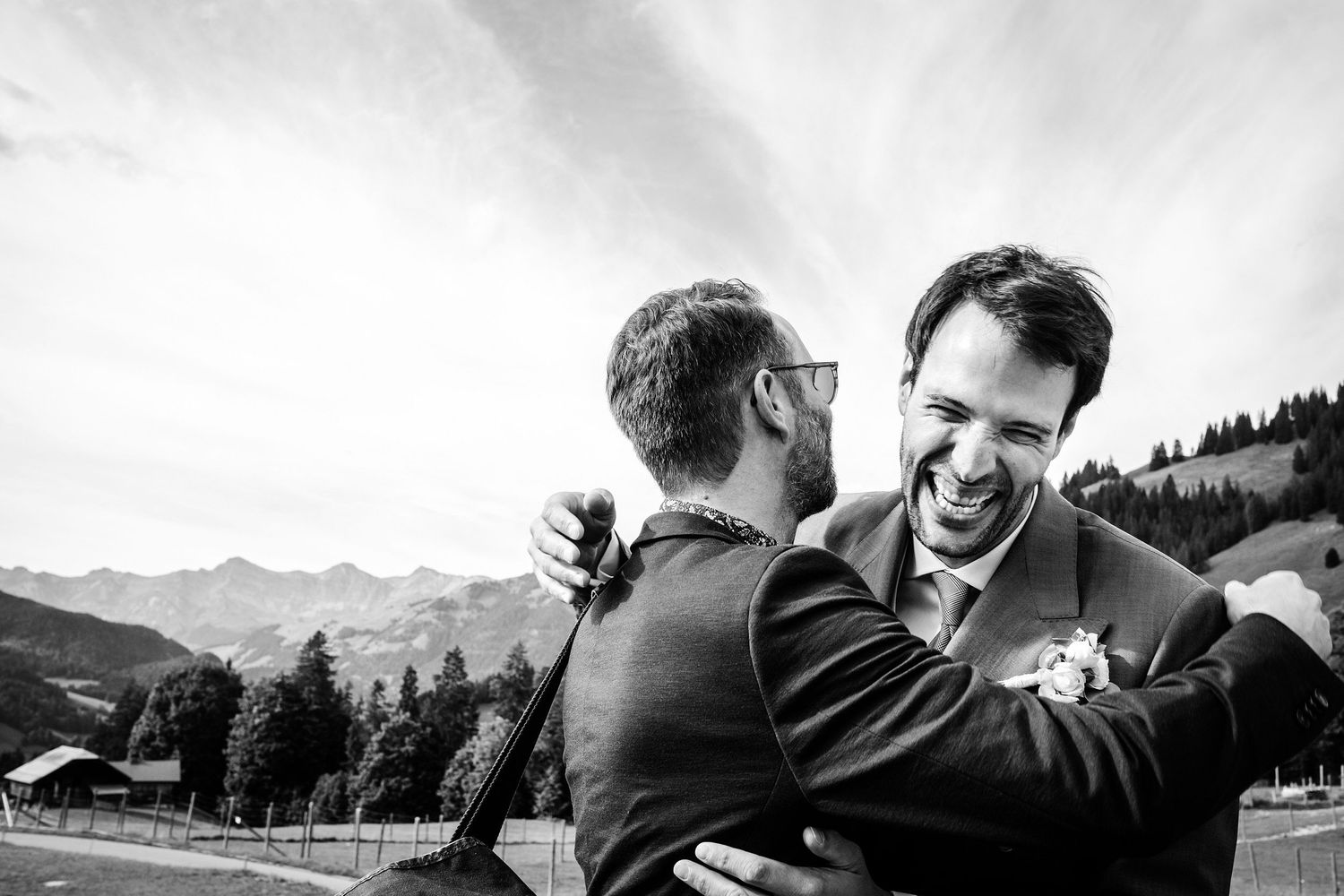 TLOOK photographe de mariage de style documentaire, Wasserngrat à Gstaad