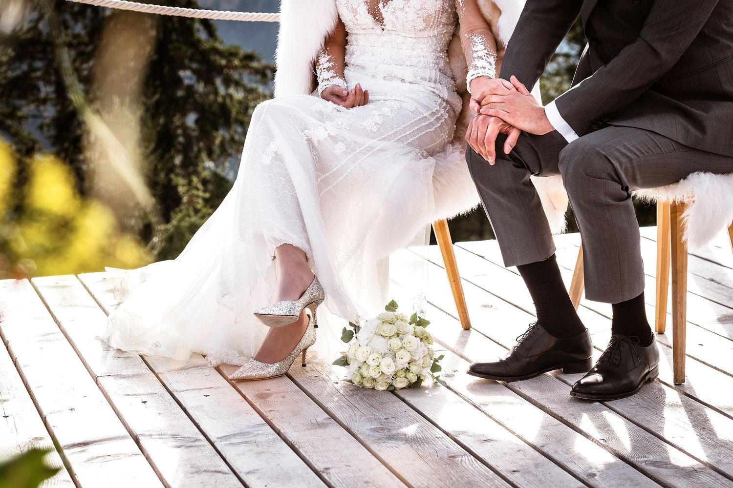 TLOOK photographe de mariage de style documentaire, Wasserngrat à Gstaad cérémonie sur la terrasse