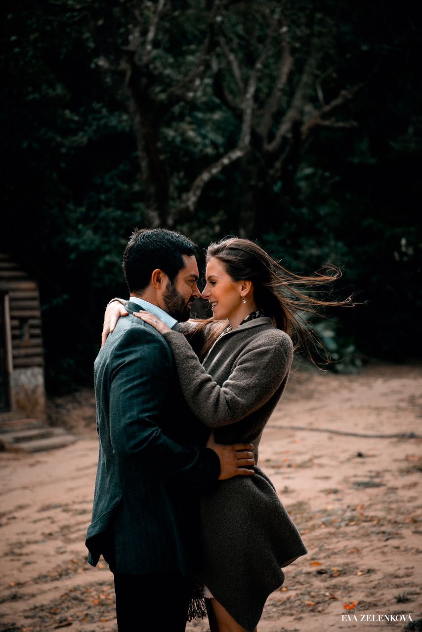 romantic wedding photo, bride and groom in love, Antigua Guatemala wedding, luxury wedding photographer, destination wedding photography