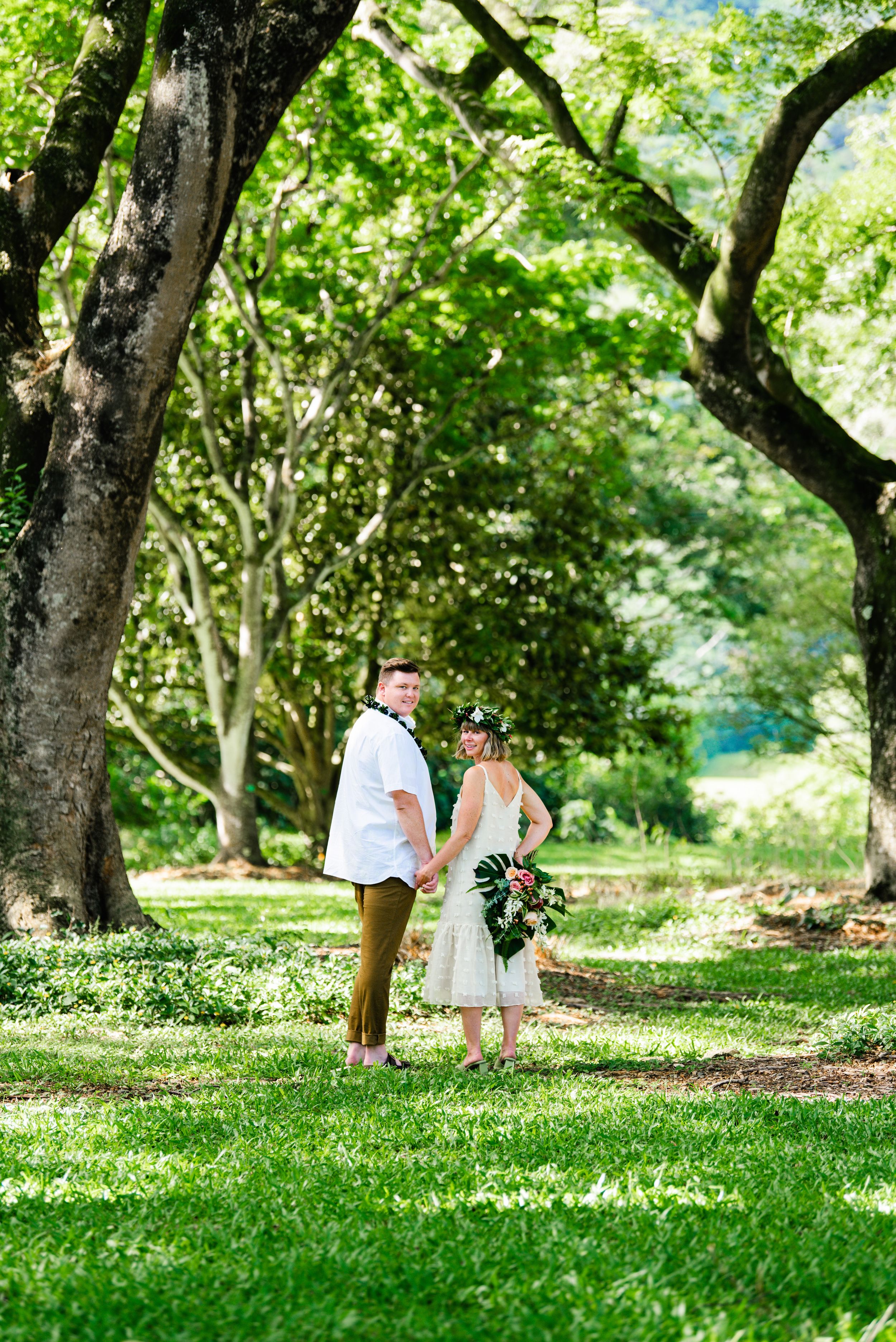 Oahu Hawaii elopement photographer capturing romantic garden portraits.