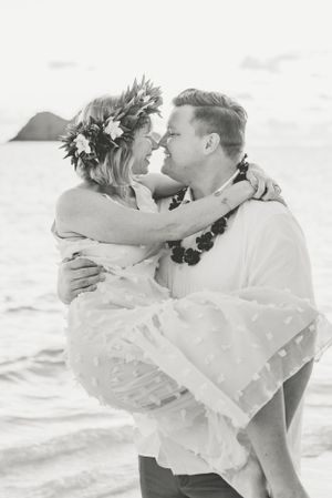 Oahu Hawaii elopement photographer capturing romantic sunrise portraits.