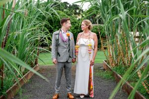 Bride and groom portraits on Oahu Hawaii.