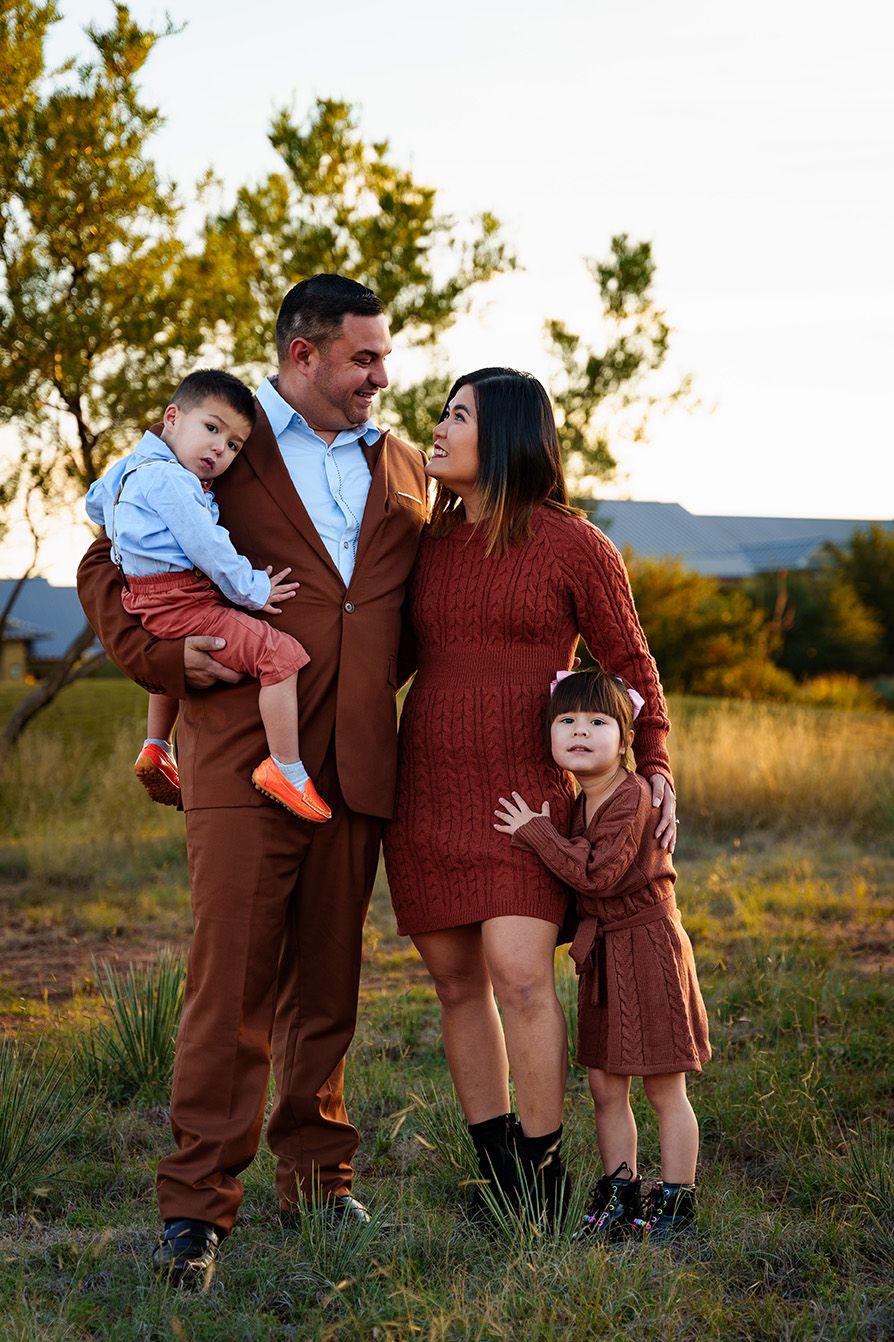 midland tx family photographer outdoor fall family session photographers midland tx sunset family session midland tx