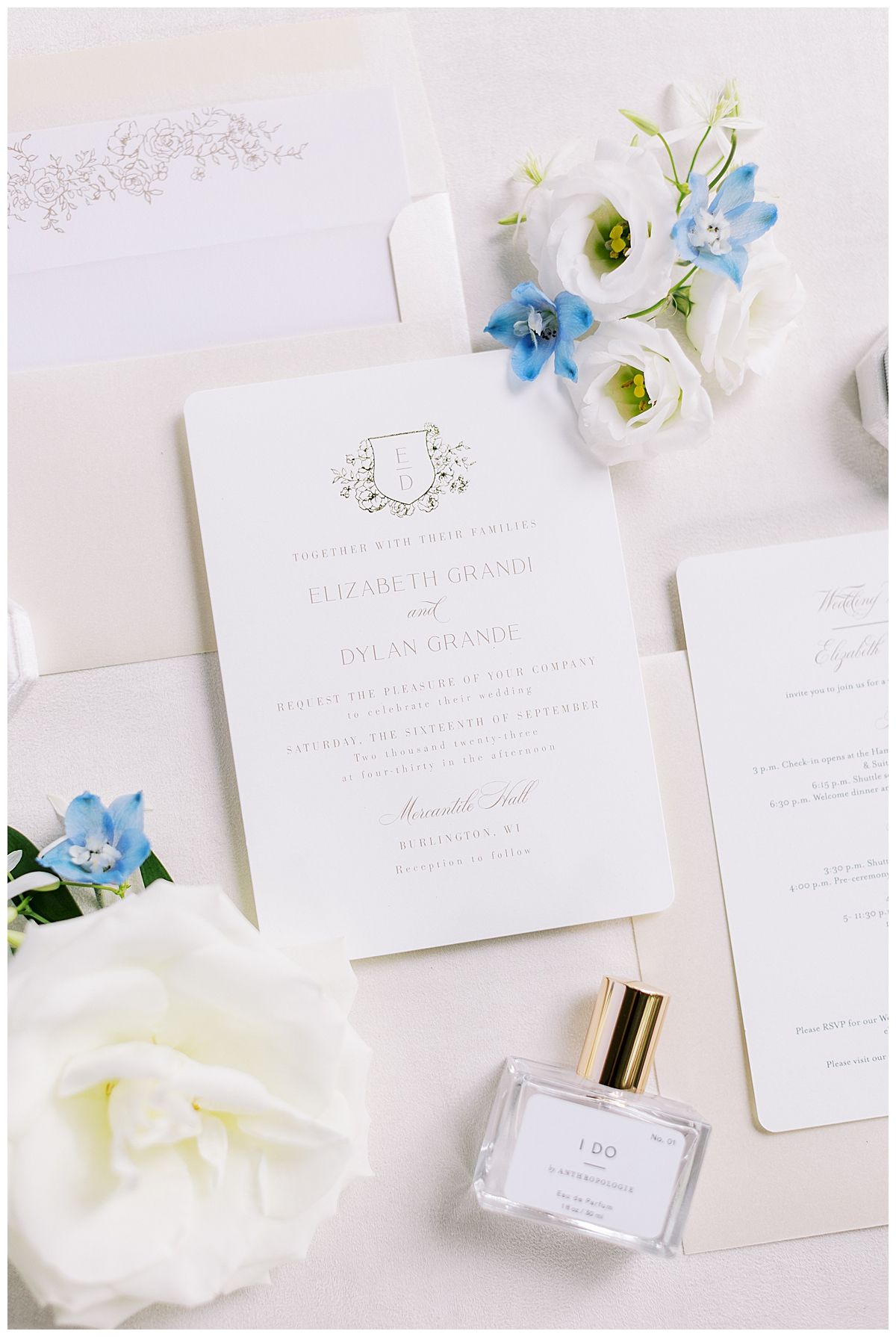 Mercantile Hall Wedding / Best Wisconsin Wedding Photographer
