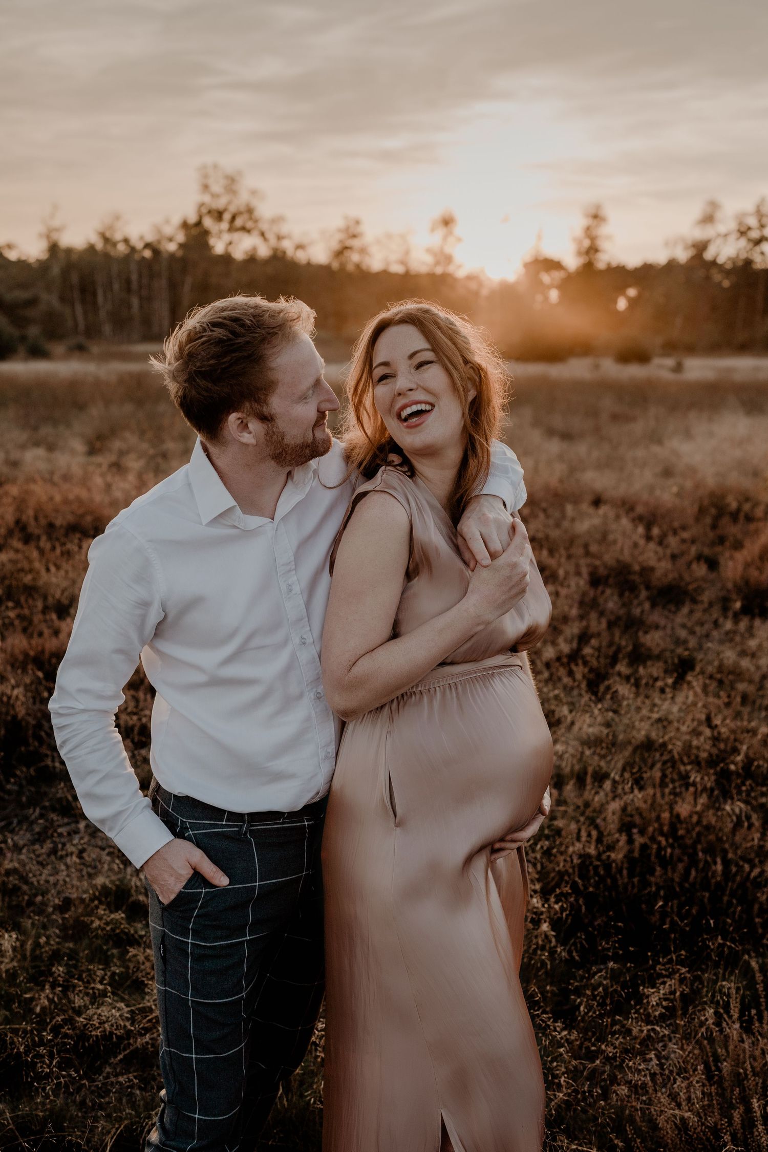 Zwangerschap is zo bijzonder – laat deze tijd vastleggen met een fotoshoot in Geldrop. Boek voor de 36 weken.