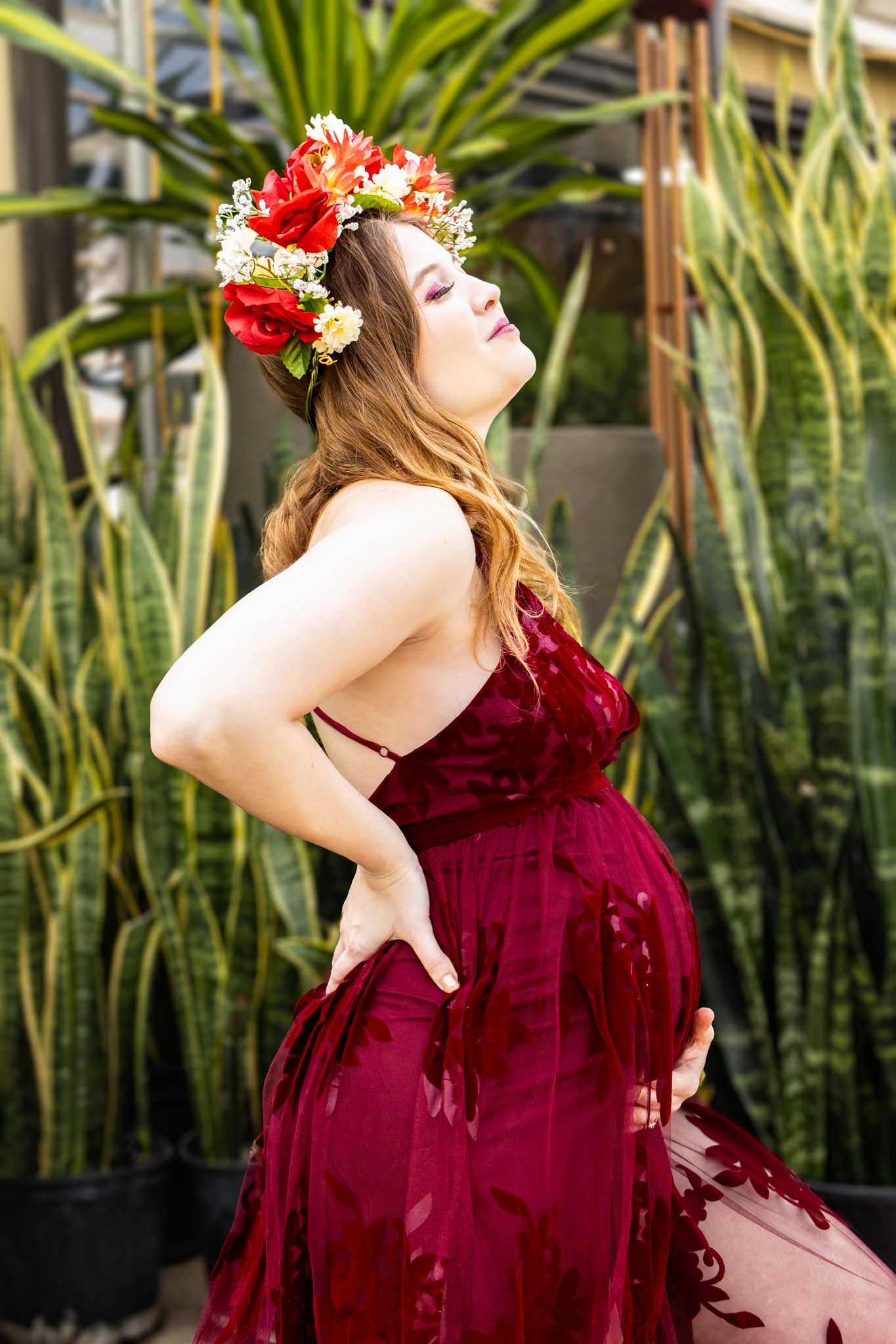 Maternity session at Westwood Gardens Greenhouse located in Fayetteville, Arkansas