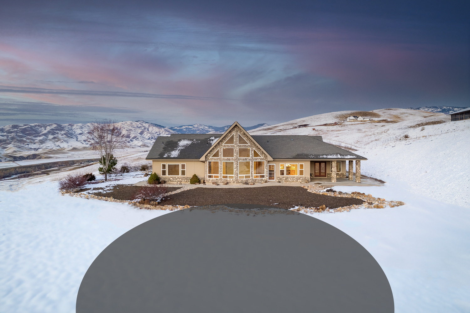 Exquisite million-dollar property in Horseshoe Bend, Idaho, offering unparalleled valley vistas