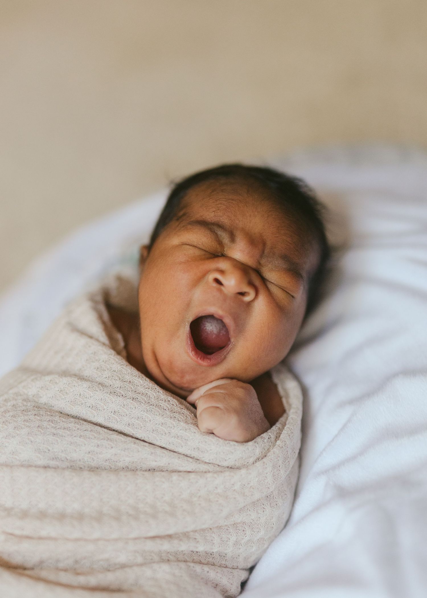 newborn lifestyle photography photo baby motherhood Richmond Virginia Emily Butz M.photo package maternity