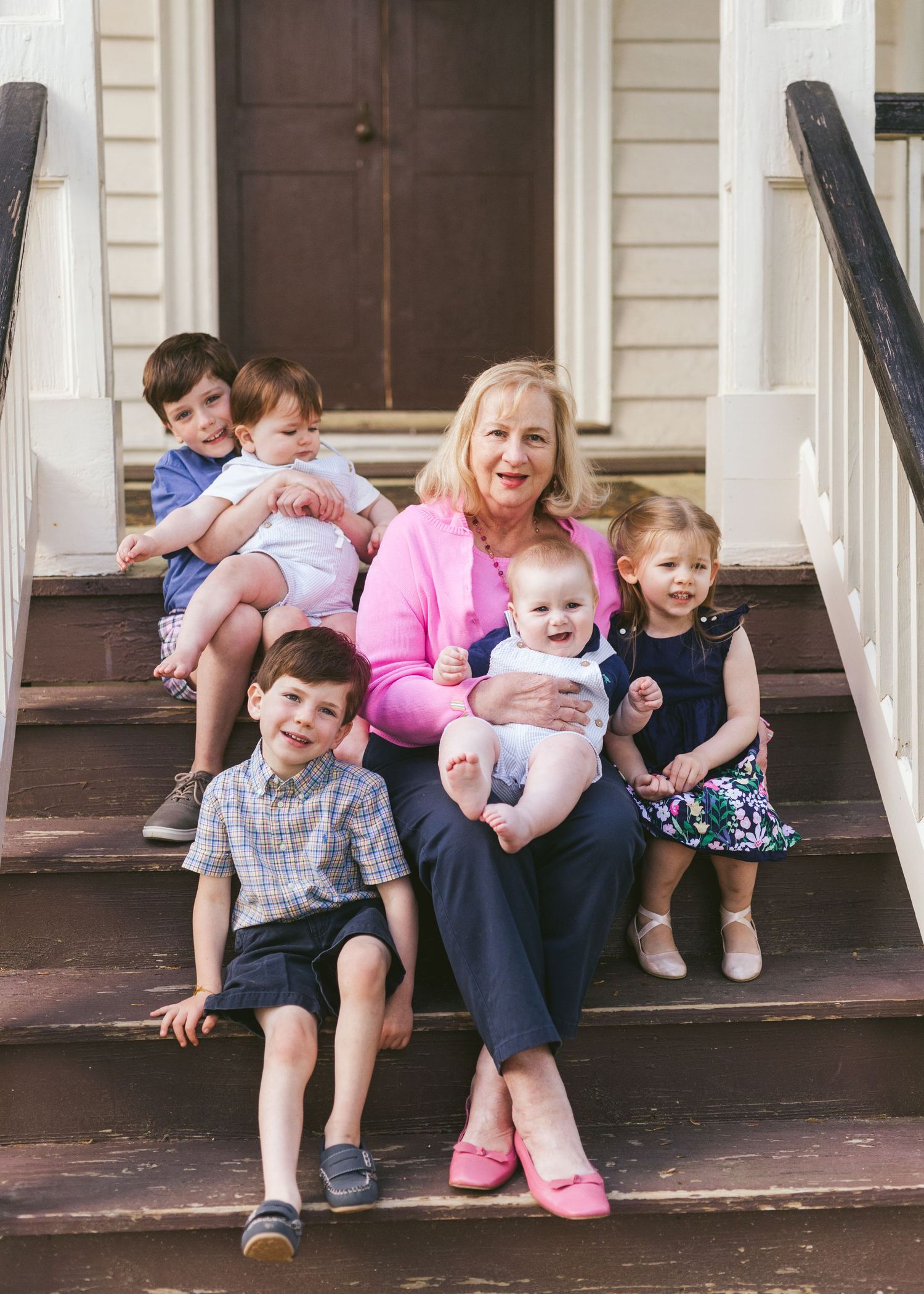 mini family session by Emily Butz of M.Photo in Richmond Virginia Mother's Day extended family