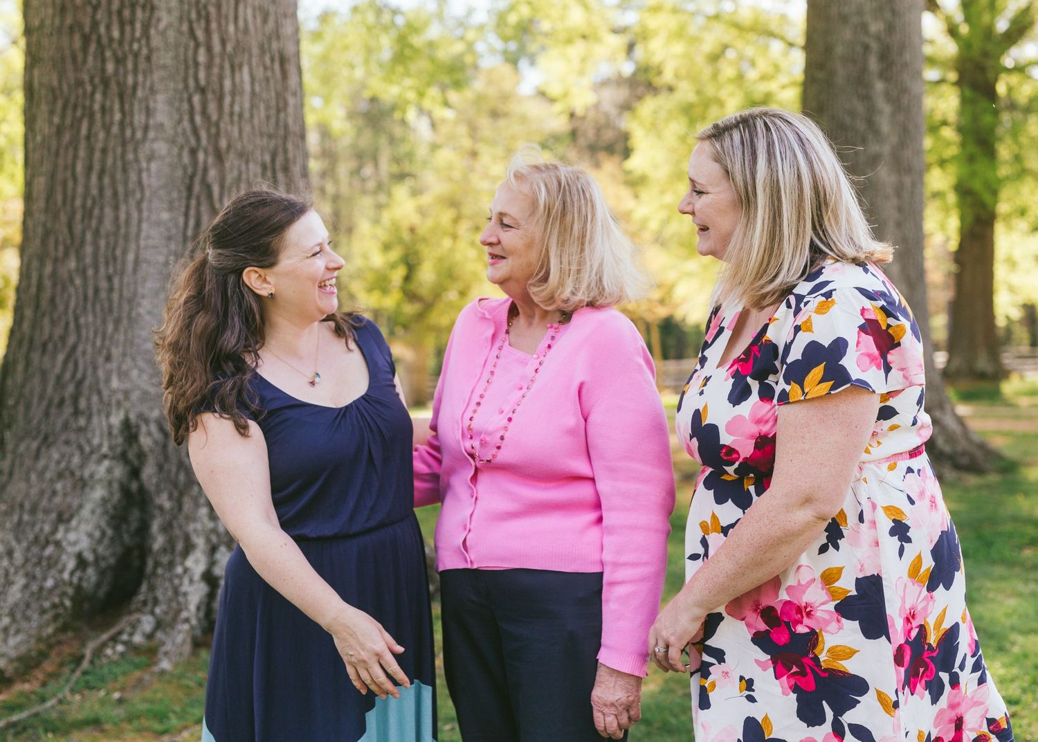 mini family session by Emily Butz of M.Photo in Richmond Virginia Mother's Day extended family