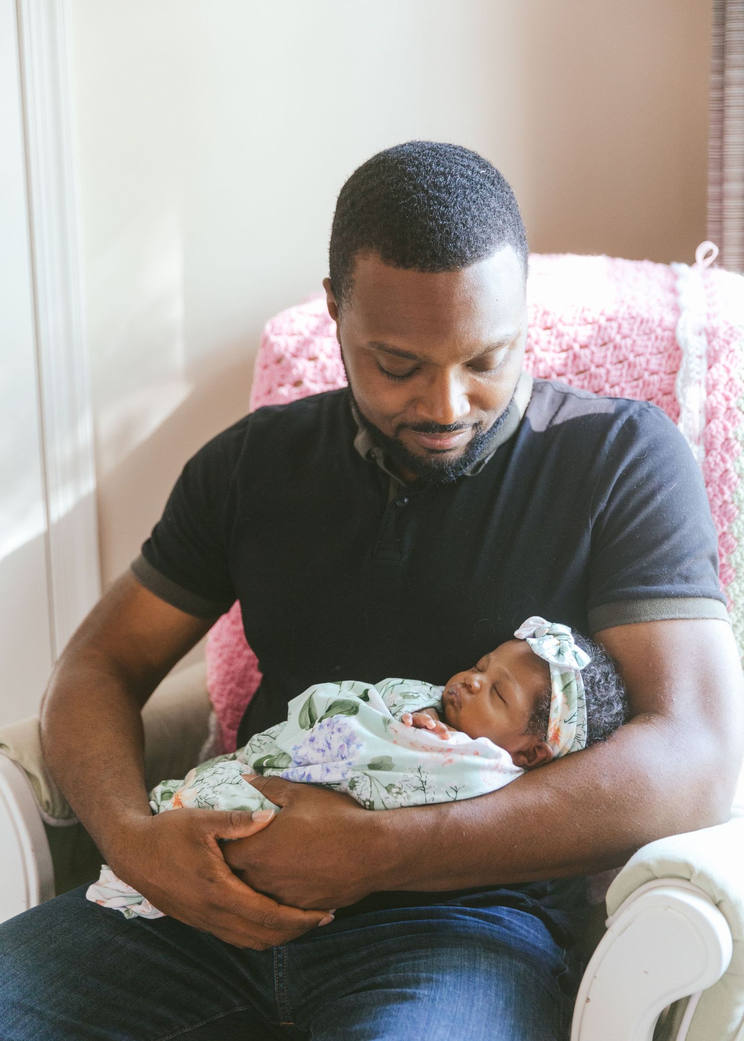 newborn lifestyle photography photo baby motherhood Richmond Virginia Emily Butz M.photo package maternity