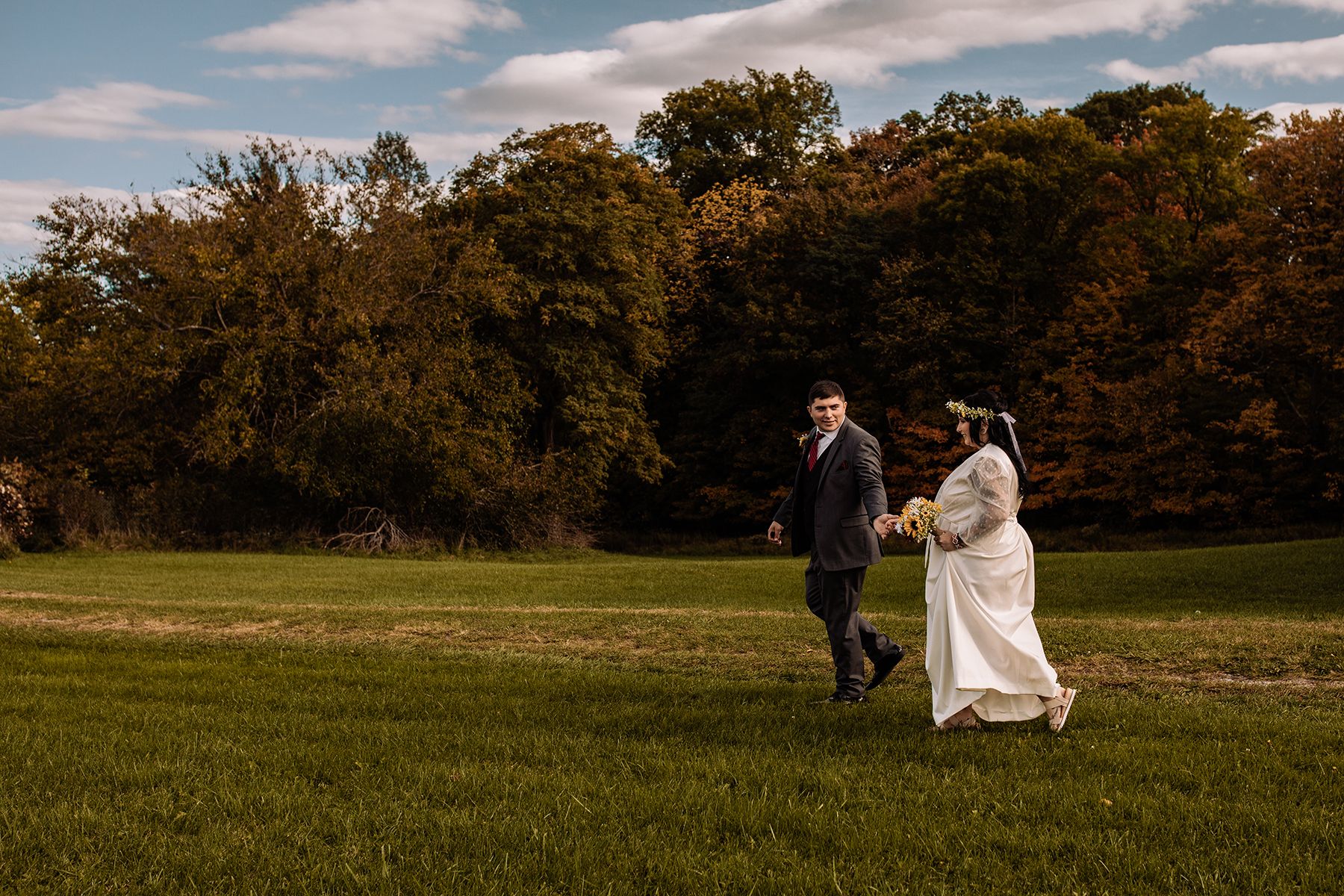Romantic Bliss: Unforgettable Outdoor Wedding in Cleveland's Charming Landscapes