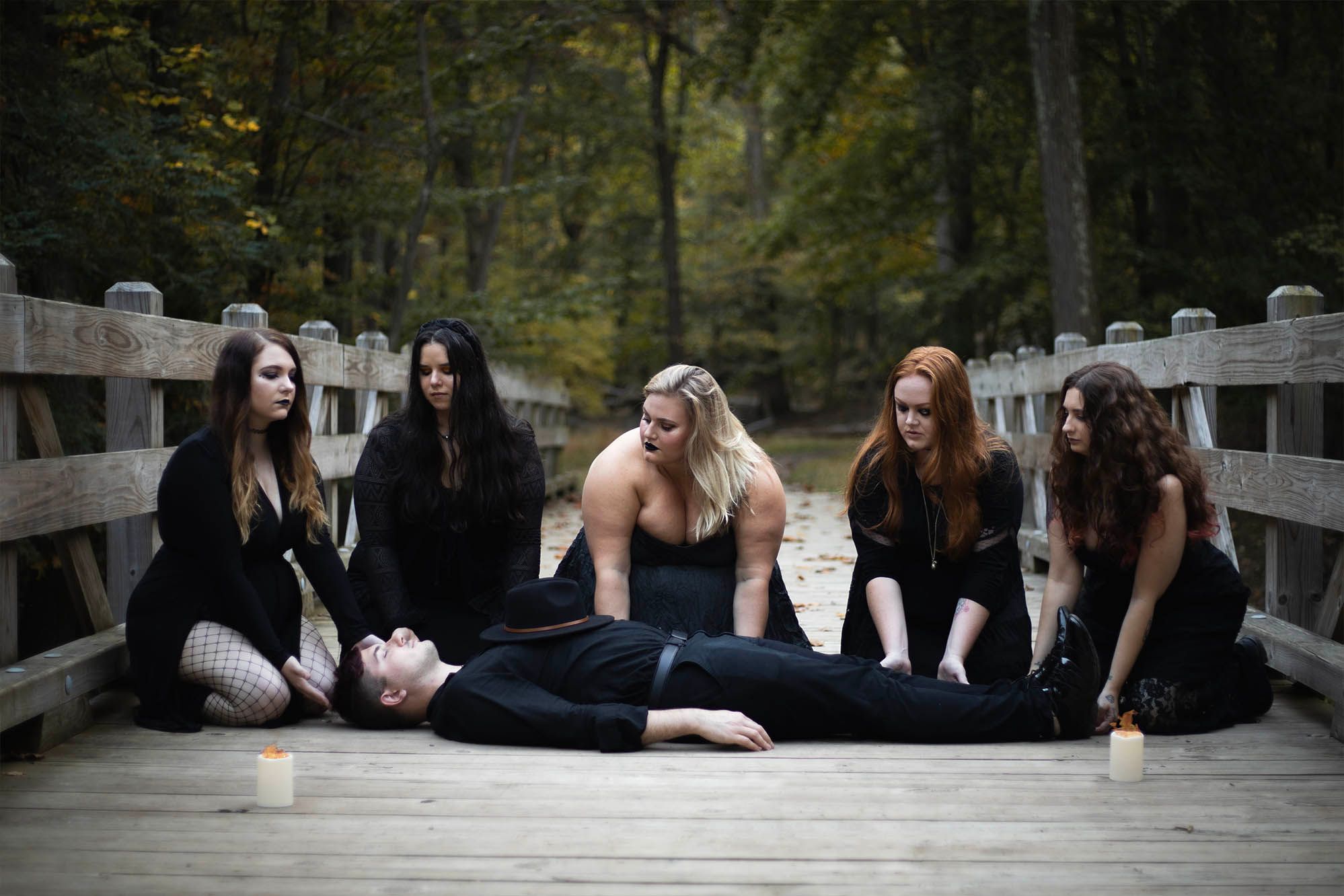 Cleveland Family photographer captures Wiccan inspired, best friend Halloween shoot