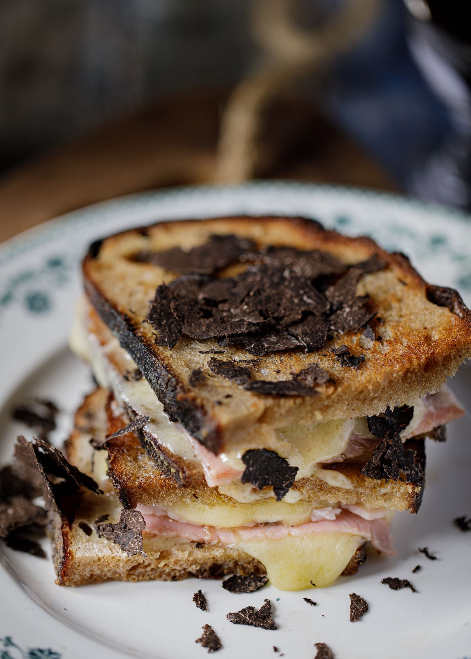 Croque monsieur à la truffe pour l'AOP Minervois, photos Le Studio by Panie