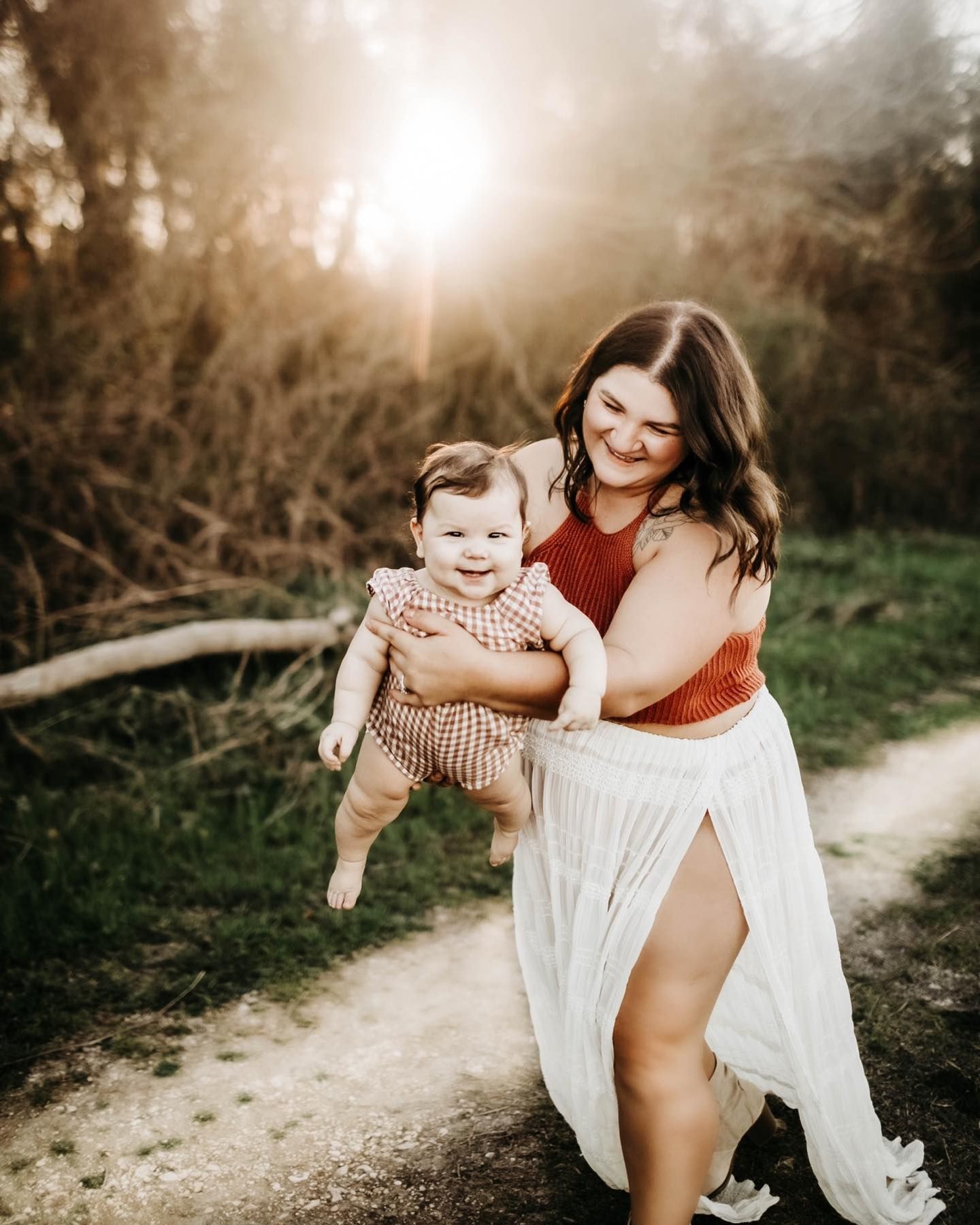 Michigan Based - Motherhood and maternity photographer.