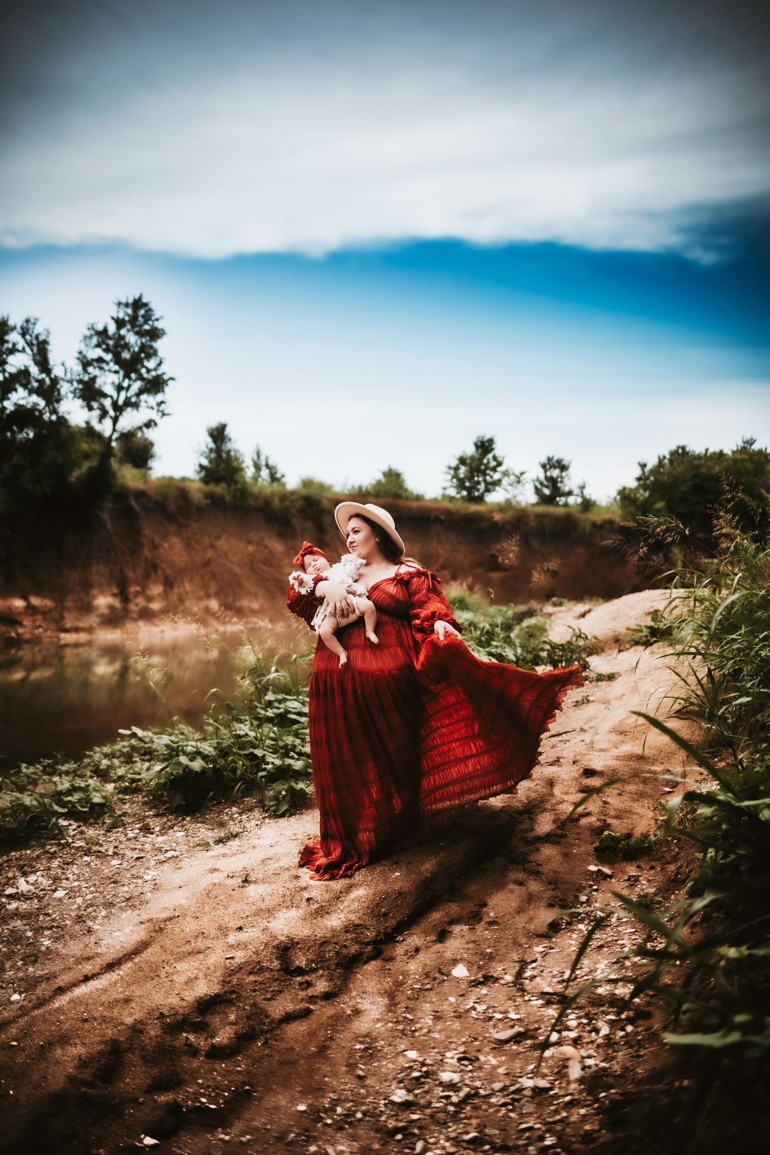 Michigan Based - Motherhood and maternity photographer.