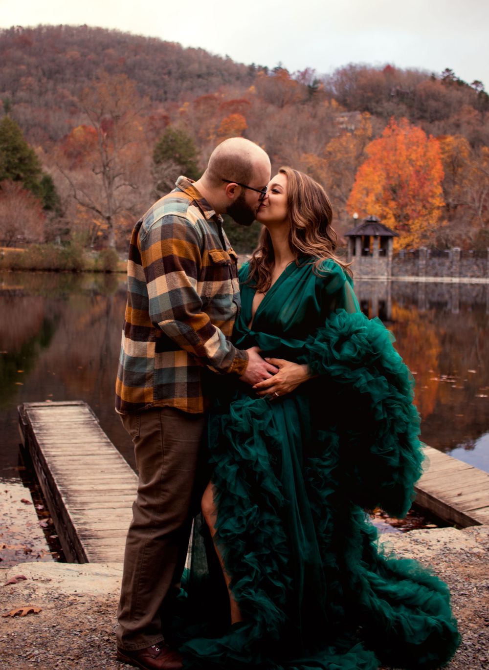 maternity photos, Asheville maternity photographer, maternity photoshoot ideas, romantic maternity photoshoot, baby bump, pregnancy photos
