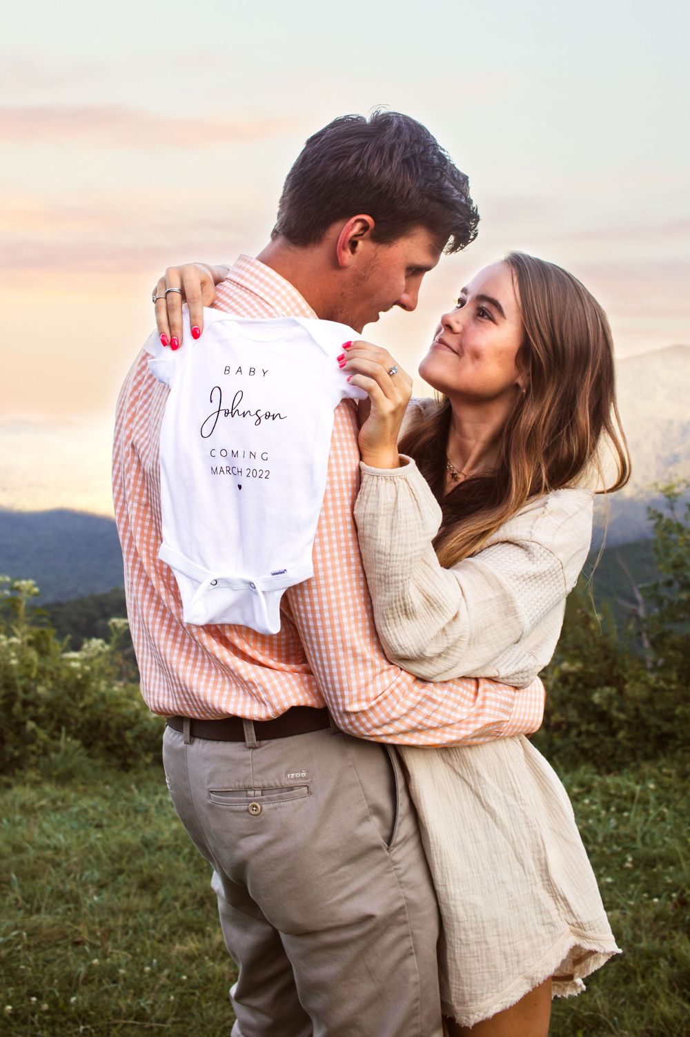 maternity photos, Asheville maternity photographer, maternity photoshoot ideas, romantic maternity photoshoot, baby bump, pregnancy photos