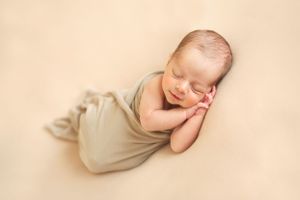 newborn baby professional photo