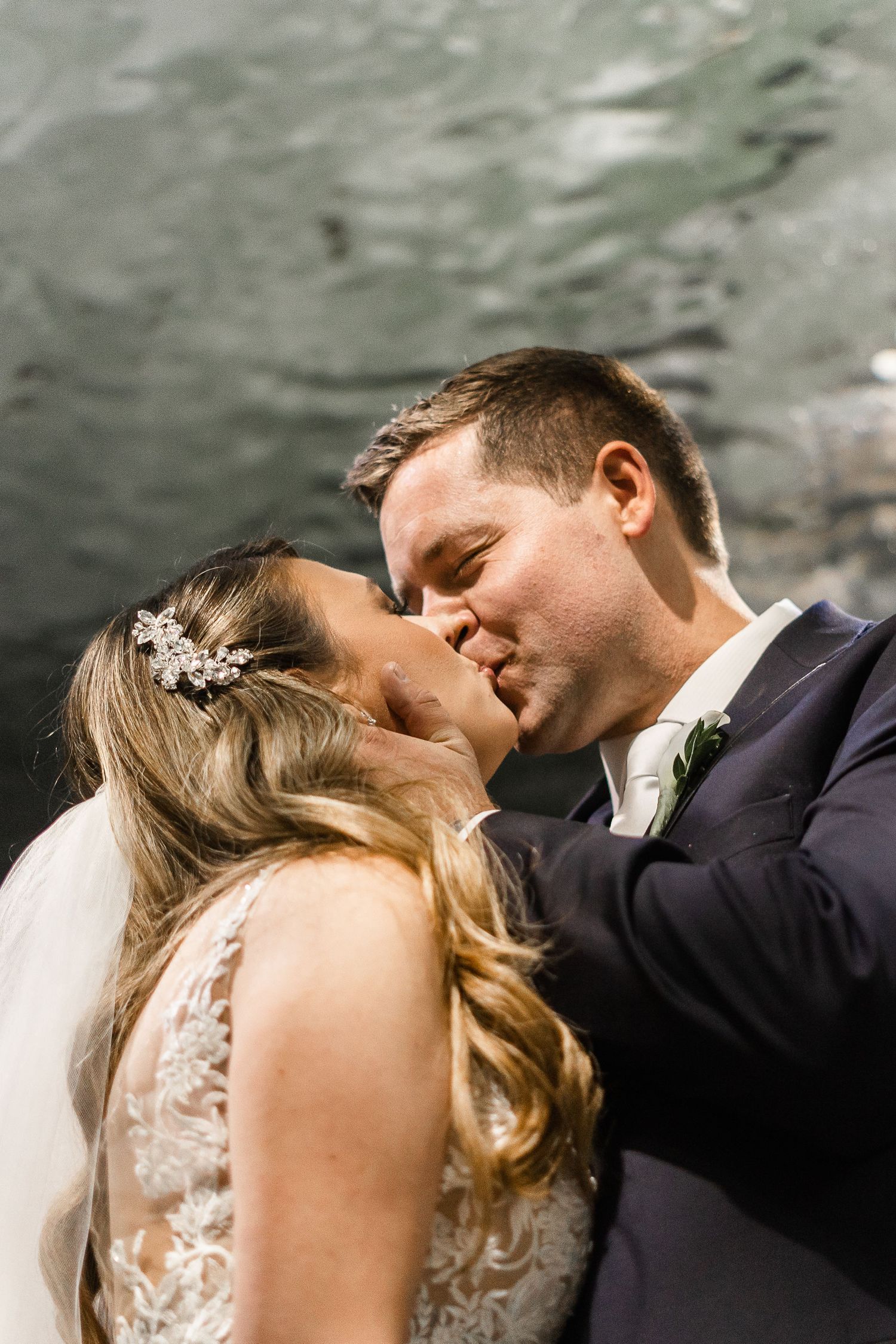 Discovery World Wedding, Milwaukee Lakefront Wedding, Milwaukee Wedding Photographer, Wisconsin Wedding Photos