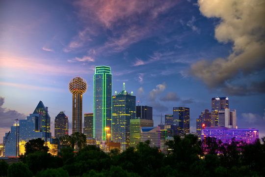 Dallas Skyline at night showcasing the beauty of the surrounding area