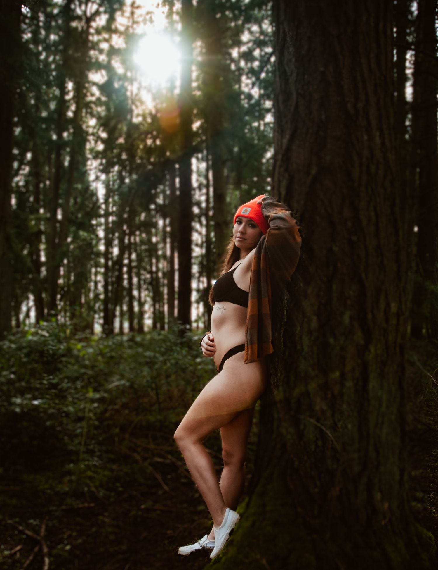 Boudoir Photographer utilizing the beauty Oregon has to offer!